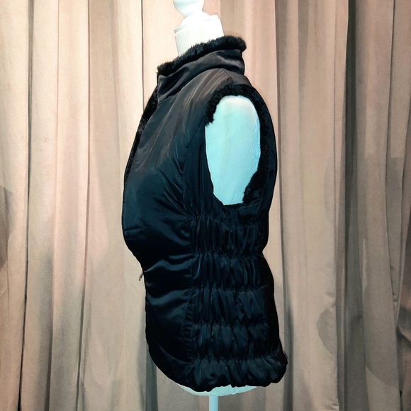 Fuda reversible faux fur vest - Picture 5 of 8